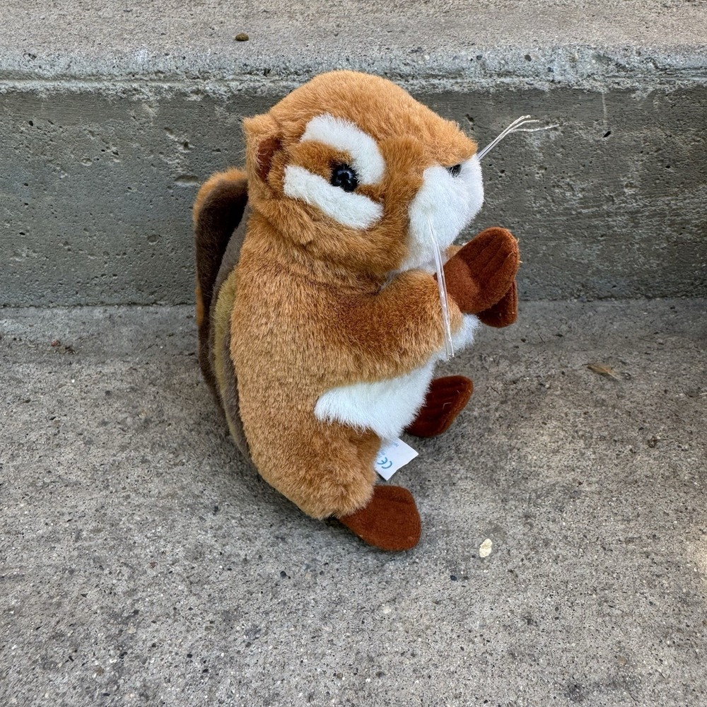 Smithsonian's‎ Backyard Chipmunk Vintage 8" plush 2001 Collectible